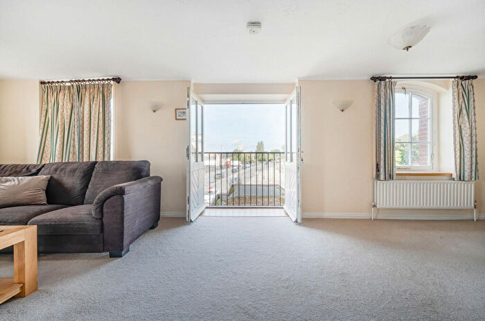 4 Bedroom Apartment For Sale In Town Quay, Southampton, SO14