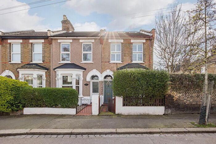 3 Bedroom End Of Terrace House To Rent In Dawlish Road, E10