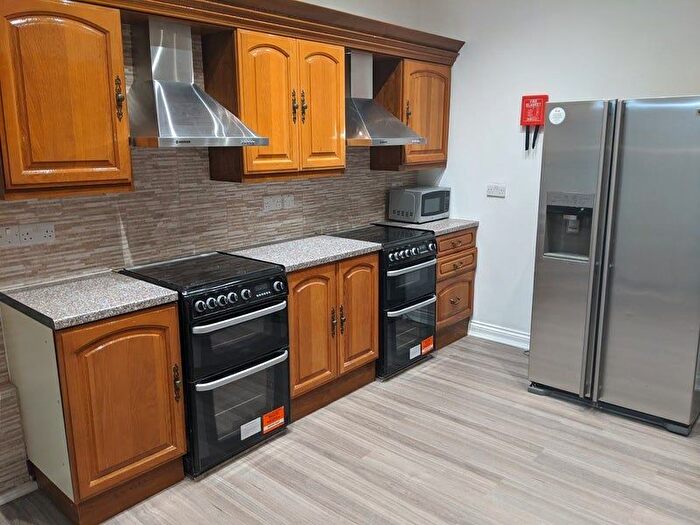 1 Bedroom Terraced House To Rent In En-Suit Room With Bills, IG3