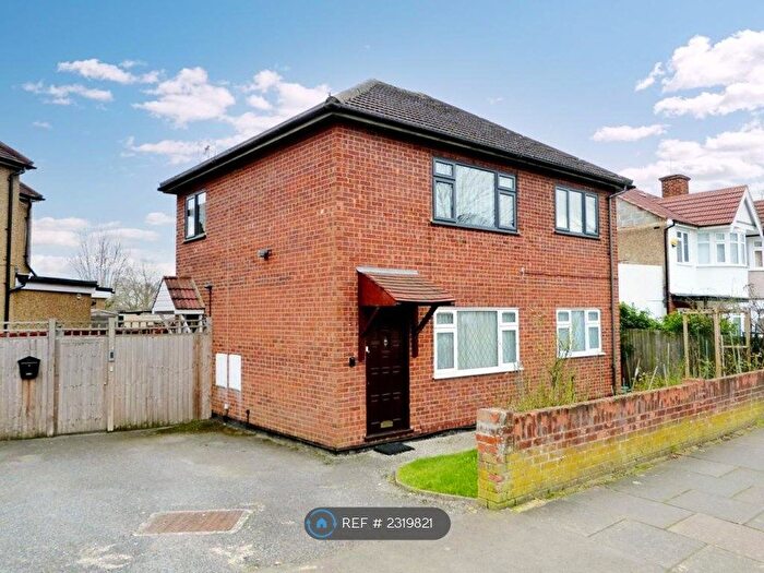 2 Bedroom Maisonette To Rent In Kings Road, Harrow, HA2