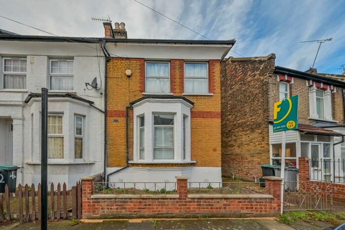3 Bedroom House To Rent In Cheshire Road, , Bowes Park, London, N22