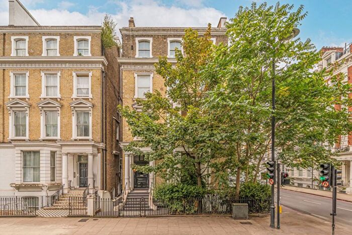 2 Bedroom Flat To Rent In Cromwell Road, Earls Court, SW5