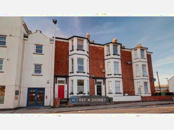 2 Bedroom Flat To Rent In Old Tiverton Road, Exeter, EX4