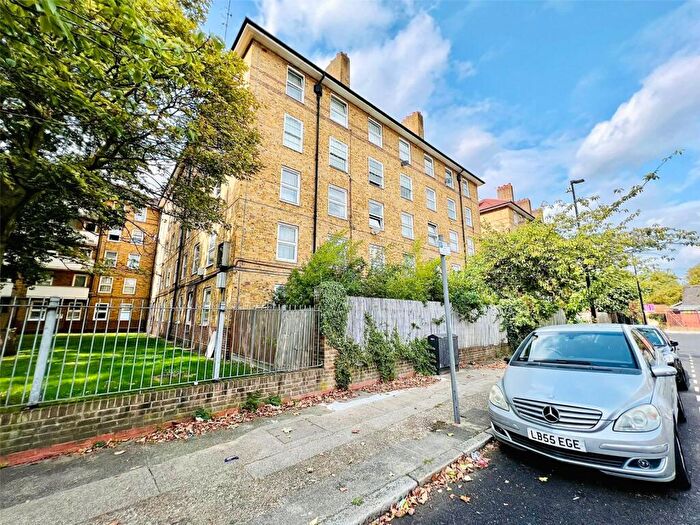 2 Bedroom Apartment To Rent In Bishops Way, London, E2