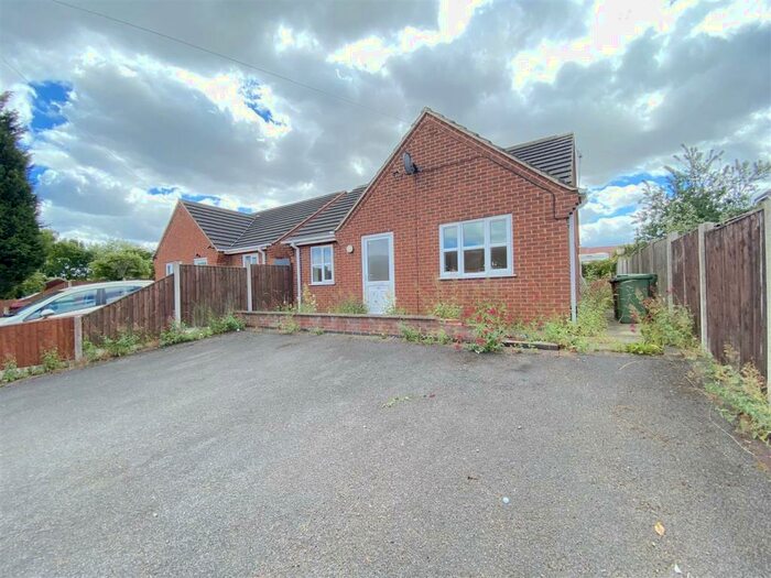2 Bedroom Detached Bungalow To Rent In Swanwick Avenue, Shirebrook, Nottinghamshire, NG20