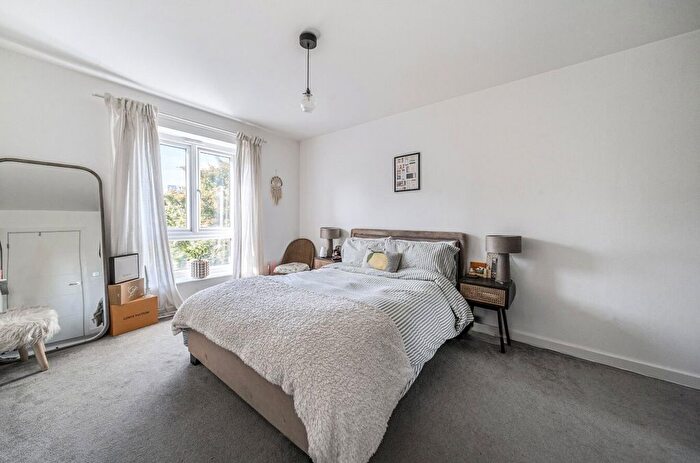 1 Bedroom Flat For Sale In Hurley Drive, Bracknell, Berkshire, RG12