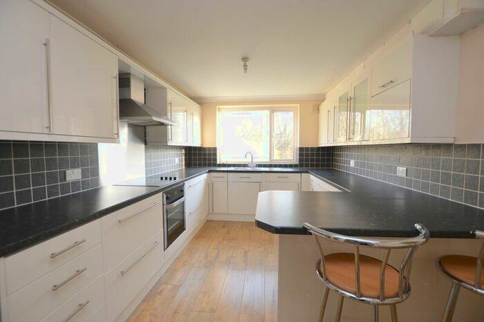 2 Bedroom Apartment To Rent In Devonshire Road, Hatch End, HA5