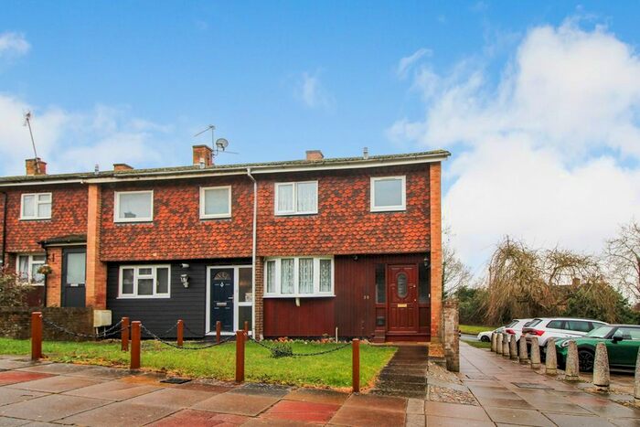 3 Bedroom End Of Terrace House To Rent In Grove Hill, Emmer Green, Reading, RG4
