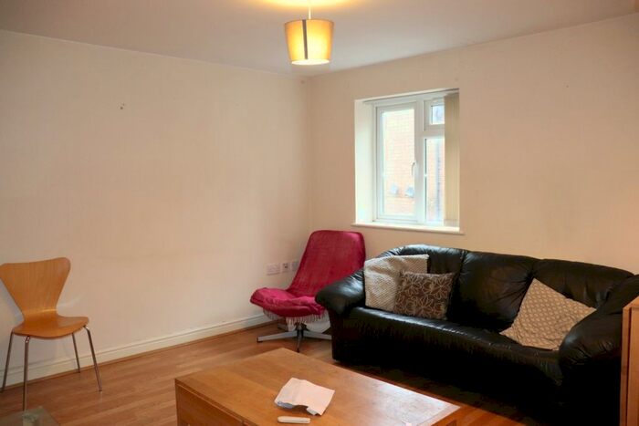 3 Bedroom Flat To Rent In Upper Tollington Park, Finsbury Park, N4
