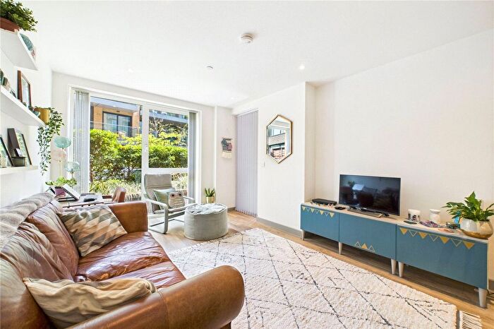 1 Bedroom Flat For Sale In Taper Building, Long Lane, London, SE1