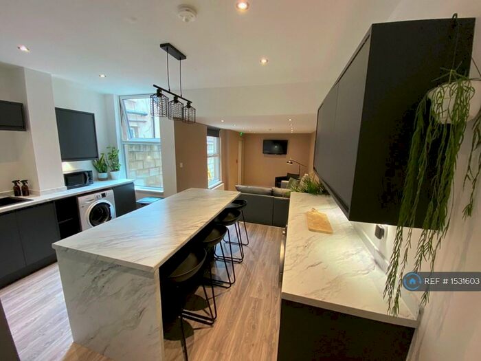 6 Bedroom Terraced House To Rent In Jubilee Drive, Liverpool, L7