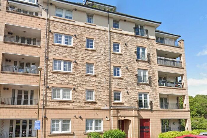 3 Bedroom Flat To Rent In Powderhall Brae, Canonmills, Edinburgh, EH7