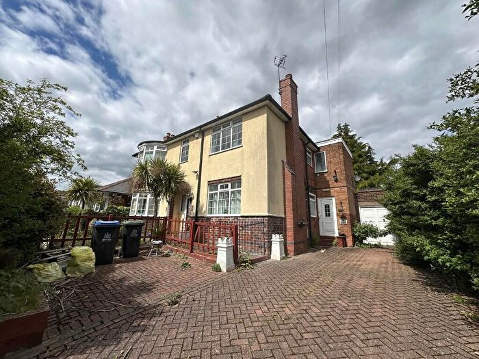 4 Bedroom Semi-Detached House For Sale In Oakland Road, Mansfield, Nottinghamshire, NG19