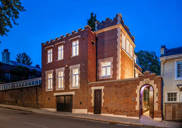 6 Bedroom House For Sale In Frognal, Hampstead Village, NW3
