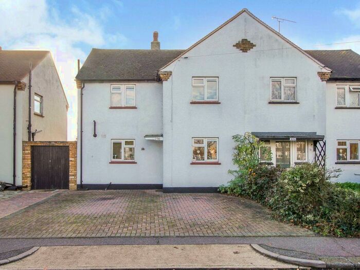 3 Bedroom Semi-Detached House To Rent In Eastern Avenue, SS2