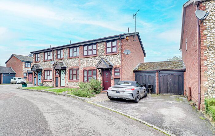 3 Bedroom Terraced House For Sale In The Flintings, Gaddesden Row, Hemel Hempstead, HP2