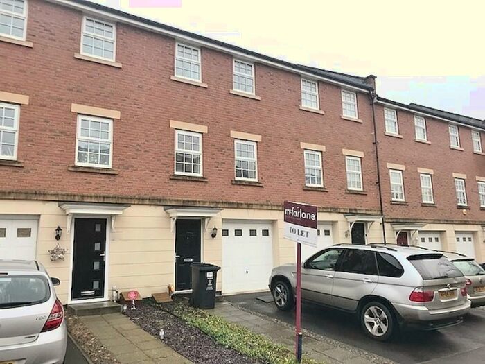 3 Bedroom Town House To Rent In Willington Road, North Swindon, SN25