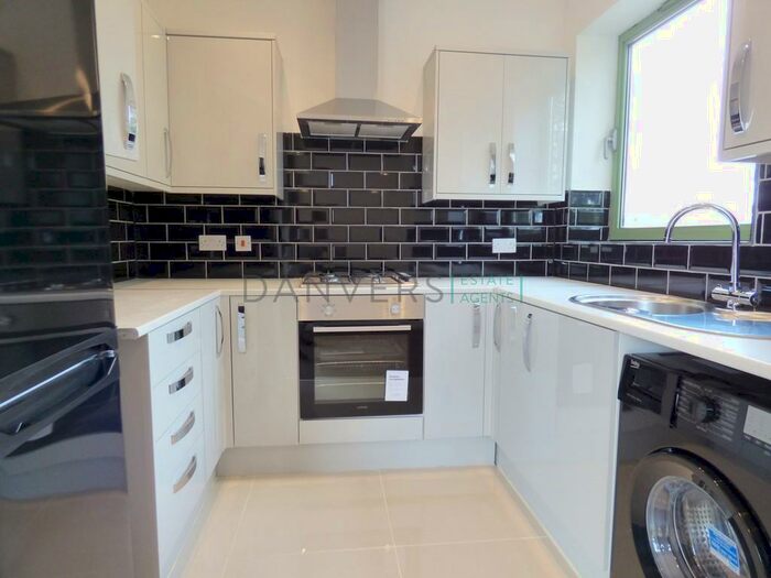 2 Bedroom Apartment To Rent In Western Boulevard, Leicester, LE2