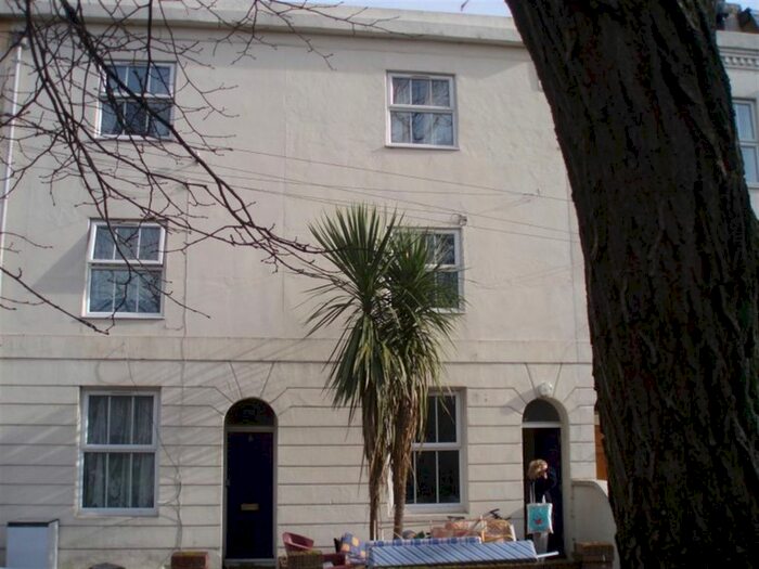 6 Bedroom Property To Rent In Bellevue Terrace, Southampton, SO14