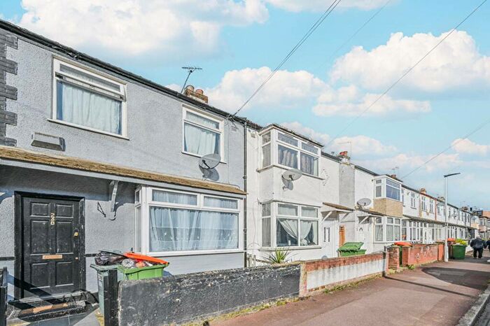 3 Bedroom Terraced House To Rent In . Walton Road, Ilford, Manor Park, London, E12