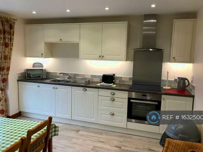 2 Bedroom Bungalow To Rent In Cadeby Lane, Cadeby, Nuneaton, CV13