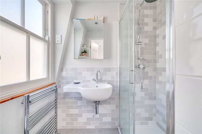 3 Bedroom Terraced House For Sale In Musard Road, London, W6
