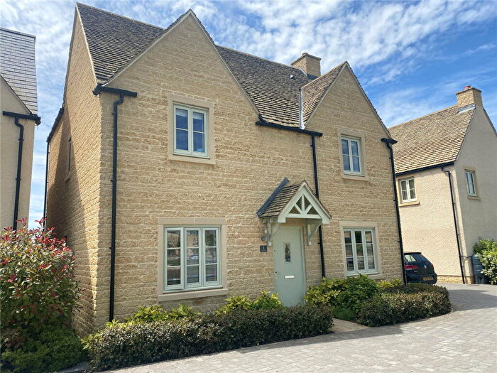 4 Bedroom Detached House For Sale In Draper Close, Tetbury, GL8