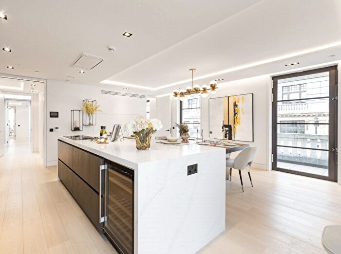 4 Bedroom Flat For Sale In Bolsover Street, London, W1W