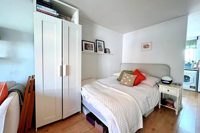 Studio To Rent In Millmead Terrace, Guildford, GU2