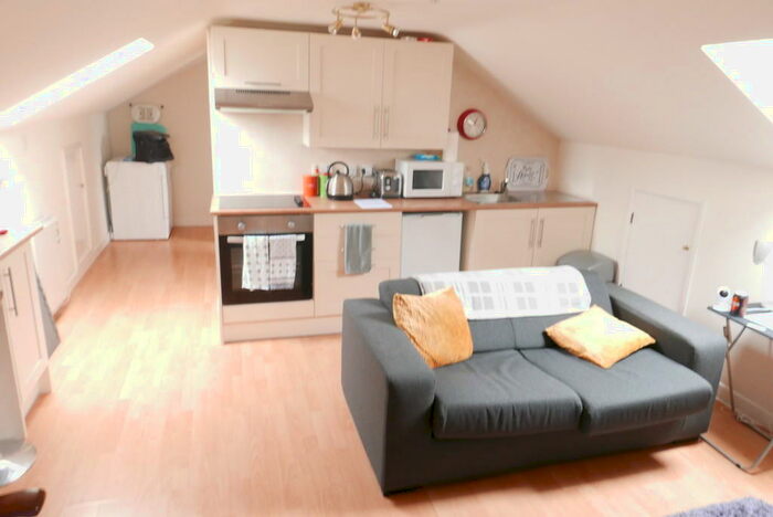 2 Bedroom Flat To Rent In Lockington House, Baytree Hill, PL14
