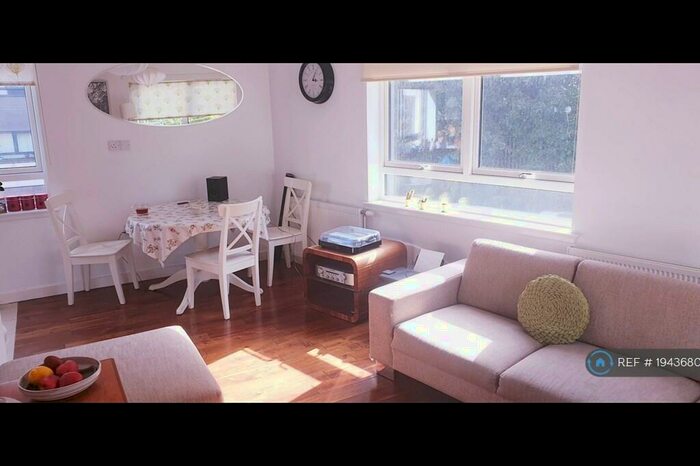 3 Bedroom Flat To Rent In Marine Drive, Edinburgh, EH5