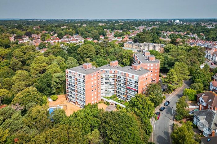 2 Bedroom Apartment For Sale In Viewpoint, Sandbourne Road, Alum Chine, Bournemouth, BH4