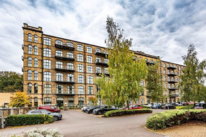 1 Bedroom Apartment For Sale In Low Westwood Lane, Linthwaite, HD7