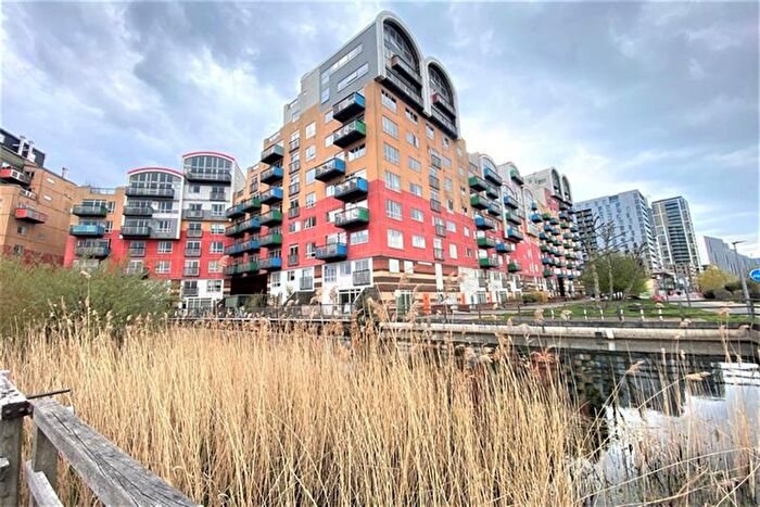 2 Bedroom Flat To Rent In Maurer Court, SE10