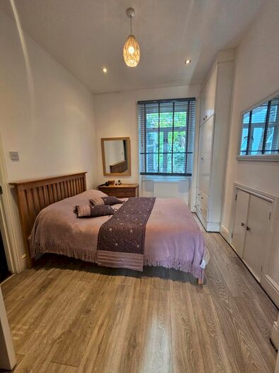 1 Bedroom Terraced House To Rent In Queenstown Road, Battersea, SW8
