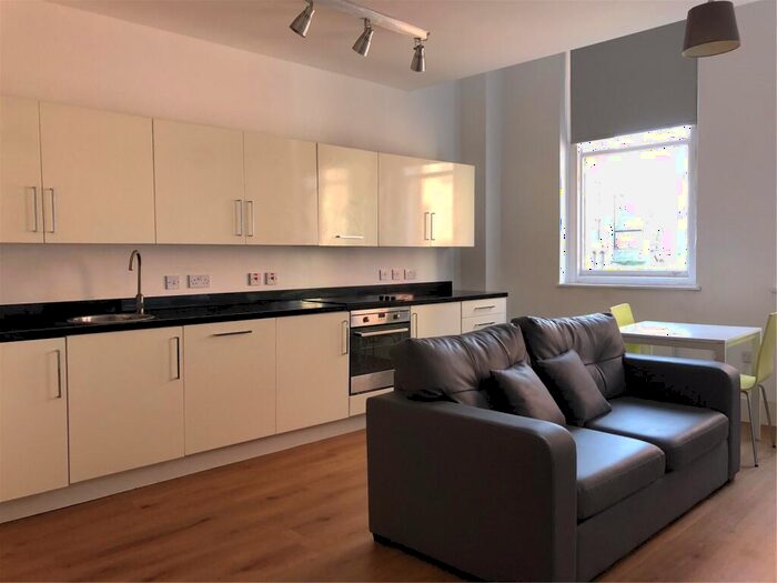 Flat To Rent In Town Hall, Bexley Square, Salford, Manchester, M3