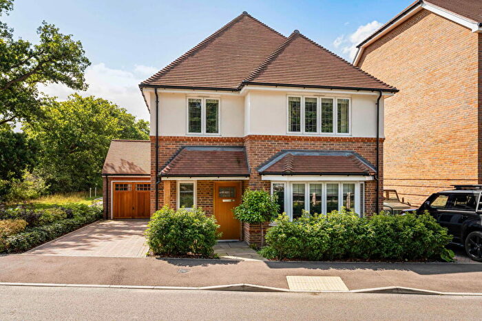 4 Bedroom Detached House For Sale In Lorimer Avenue, Cranleigh, GU6