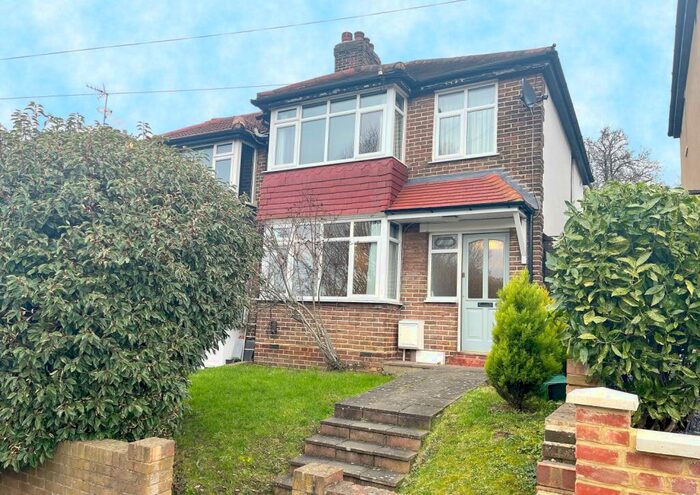 3 Bedroom Semi-Detached House To Rent In Portland Road Bromley, BR1