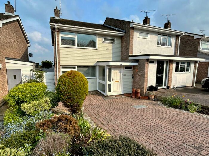 3 Bedroom House To Rent In West Cloister, Billericay, CM11