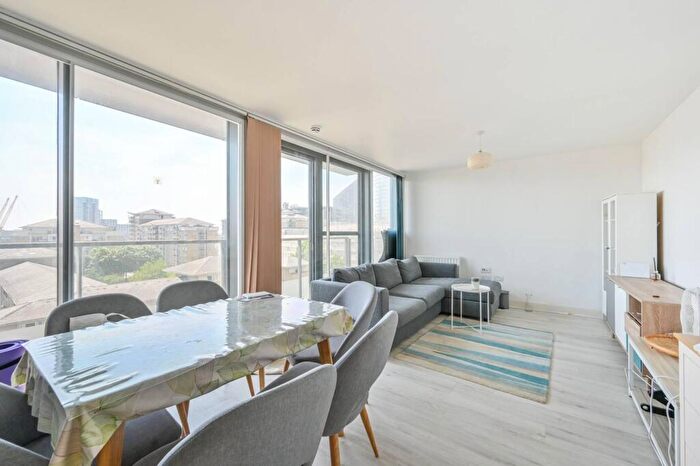 2 Bedroom Flat To Rent In Proton Tower, Docklands, London, E14