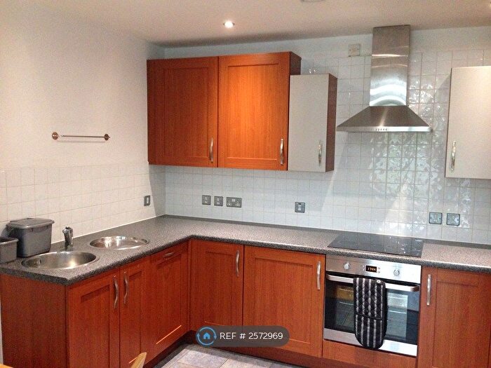 2 Bedroom Flat To Rent In City South, Manchester, M15