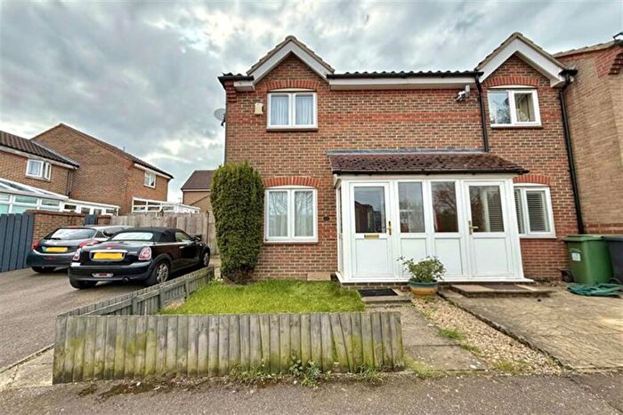 2 Bedroom End Of Terrace House For Sale In Farthing Close, Braintree, CM7