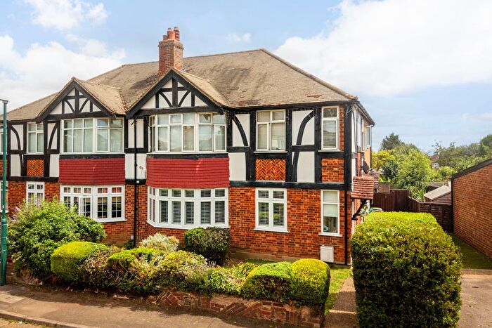 2 Bedroom Maisonette For Sale In London Road, Cheam, SM3
