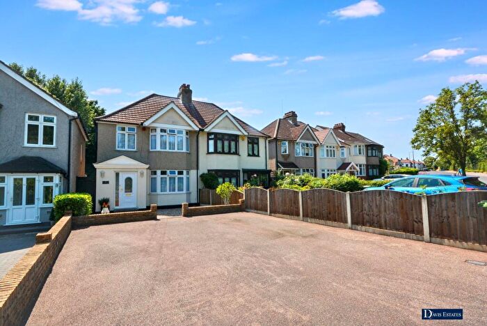 3 Bedroom Semi Detached House For Sale In Slewins Lane, Hornchurch, RM11