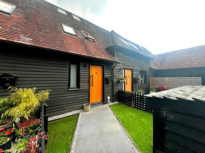 2 Bedroom Barn Conversion To Rent In Old Grange Close, Calcot, Reading, RG31