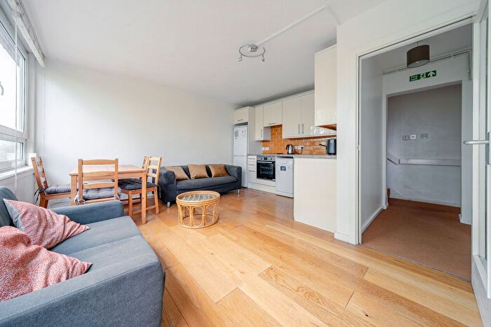 4 Bedroom Flat To Rent In John Ruskin Street, Oval, SE5