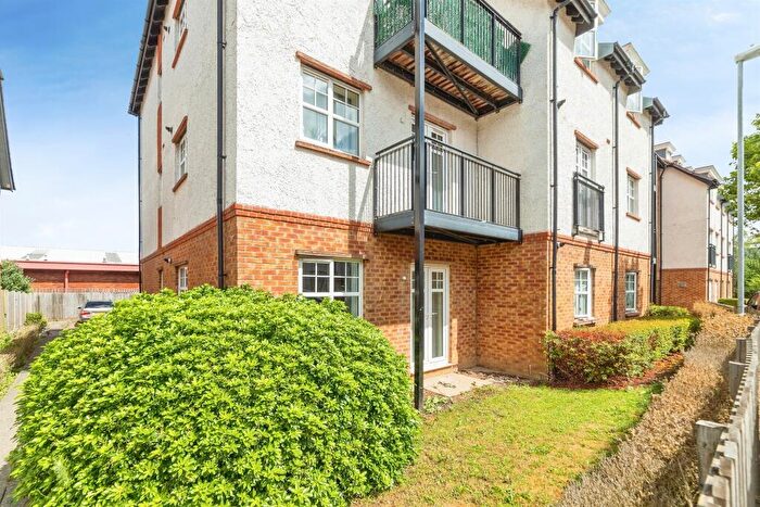 2 Bedroom Apartment For Sale In Bowyer Drive, Letchworth Garden City, SG6