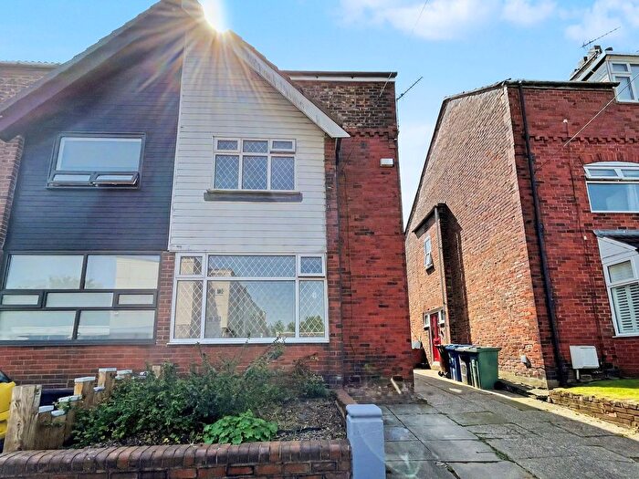 4 Bedroom Semi Detached House For Sale In Kingswood Road, Prestwich, M25