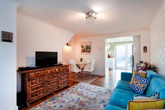 2 Bedroom House To Rent In Clifton, Linden Avenue, NG11