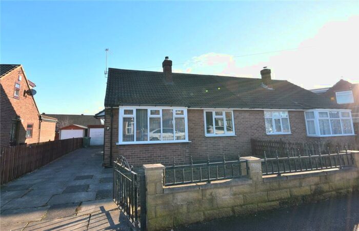 2 Bedroom Bungalow To Rent In Chatsworth Road, Pudsey, Leeds, LS28